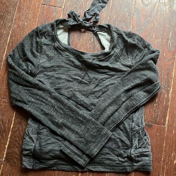 Lululemon sweater - Picture 1 of 4